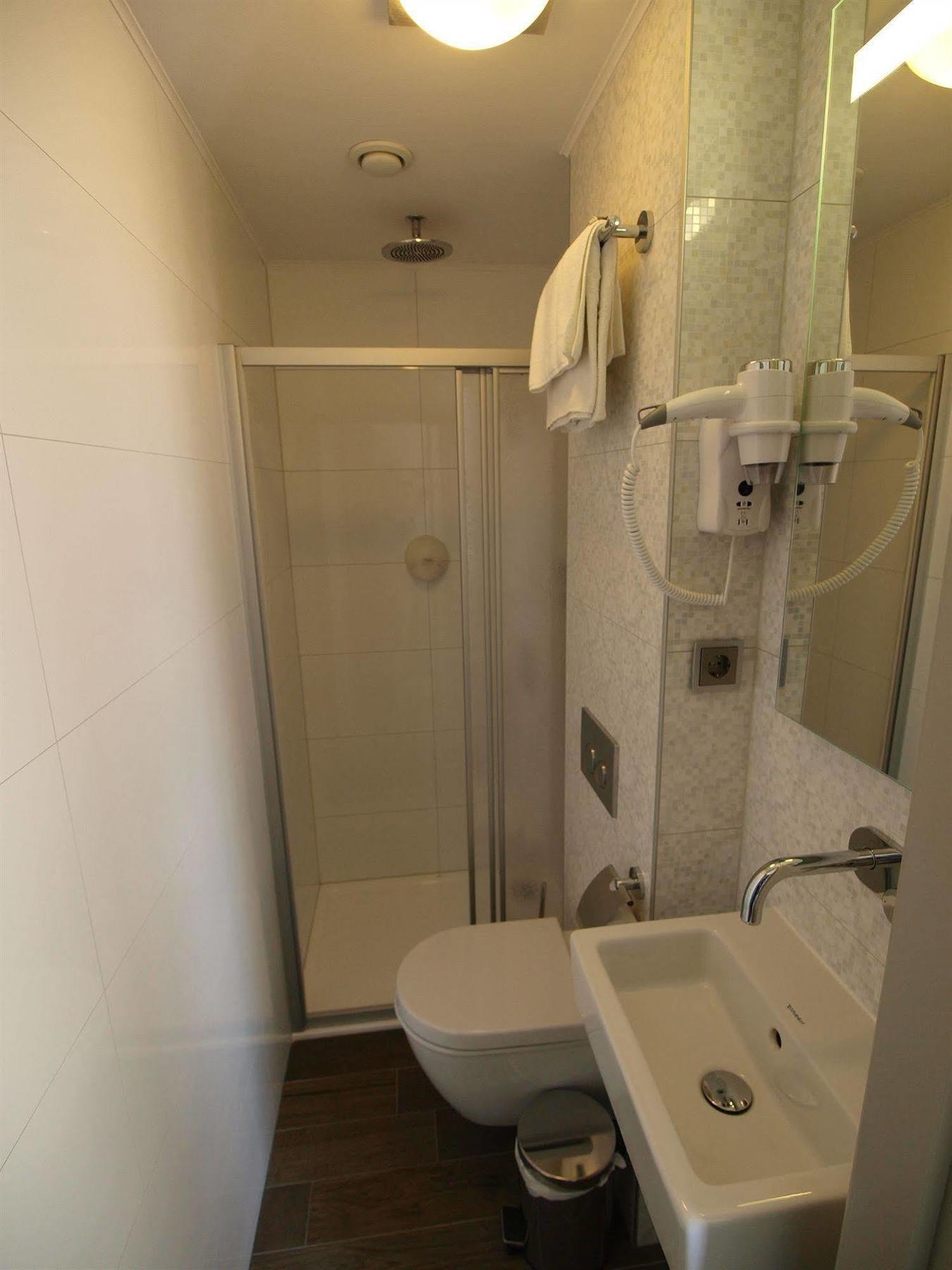 Hotel Clemens 3*